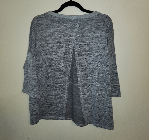 Ellison Heathered Gray V-Neck Top - Picture 3 of 3